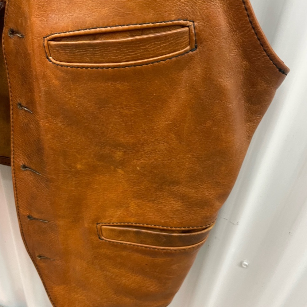 Vintage Men’s Tan Leather Vest - Picture 5 of 16